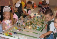 Настольно-напольная игра (магнитно-маркерный макет) "Азбука дорог" + комплект тематических магнитов - «globural.ru» - Мурманск